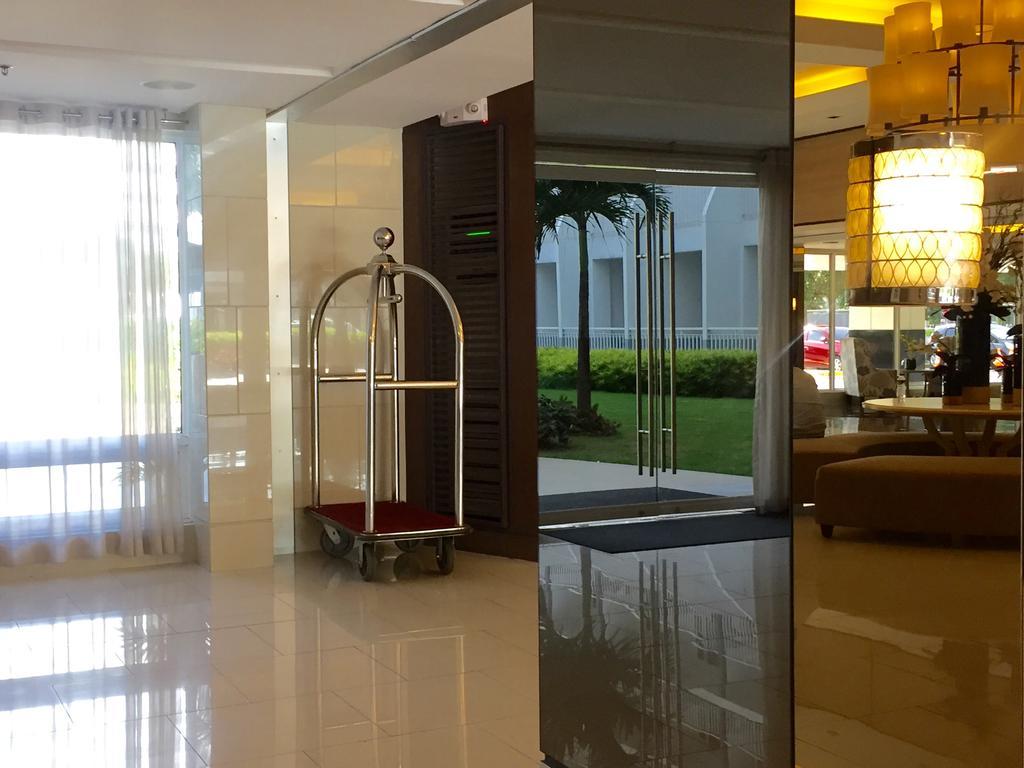 Premiere Haven At Shell Residences Manila Bagian luar foto